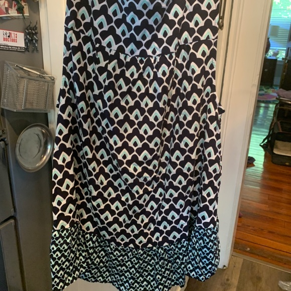 Crown and Ivy rayon sleeveless tasseled top. Worn once - Picture 5 of 5